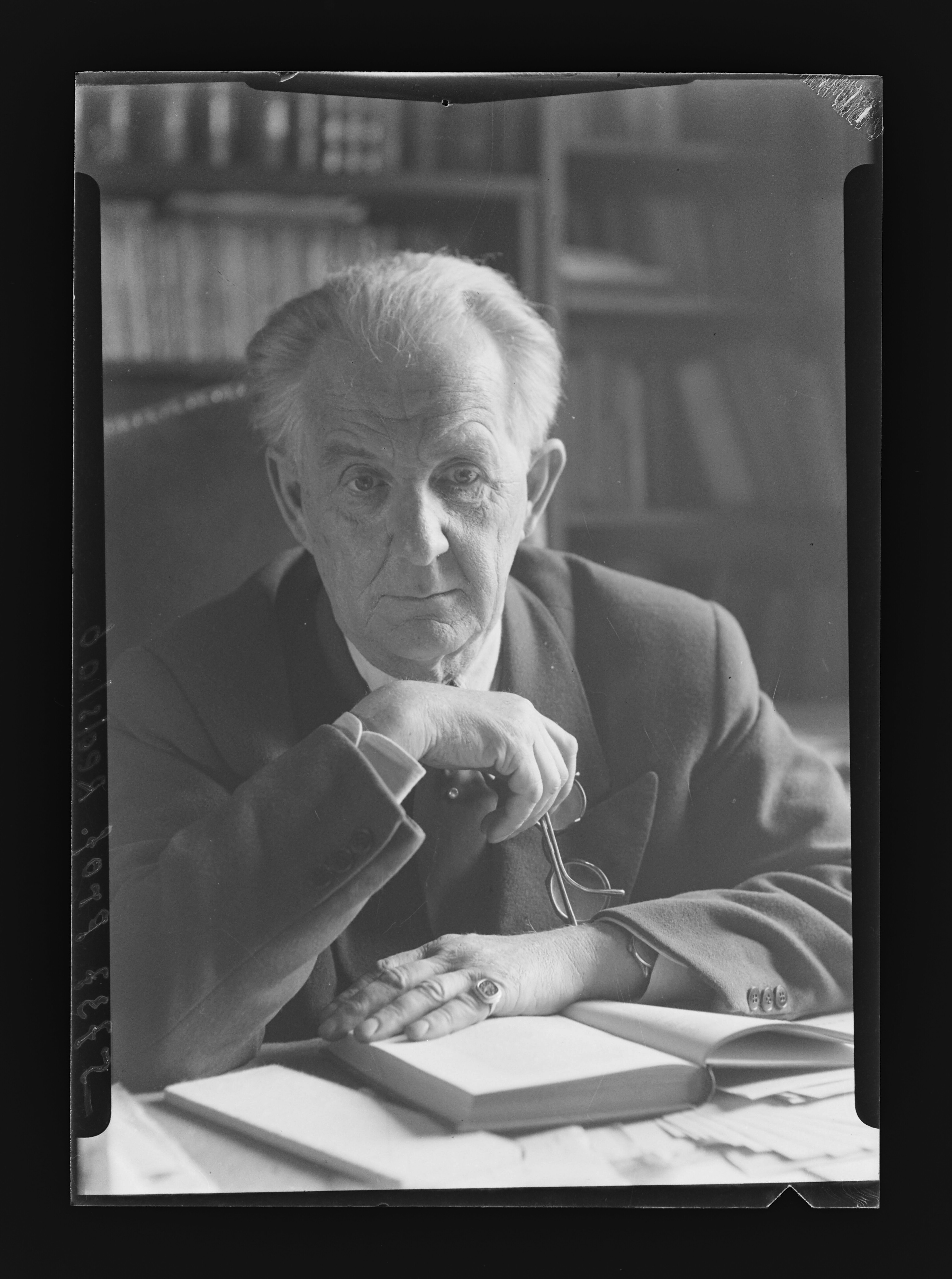 Porträtfotografie Prof. Edwin Redslob (1884-1973) (4) (Gerda Schimpf Fotoarchiv CC BY)