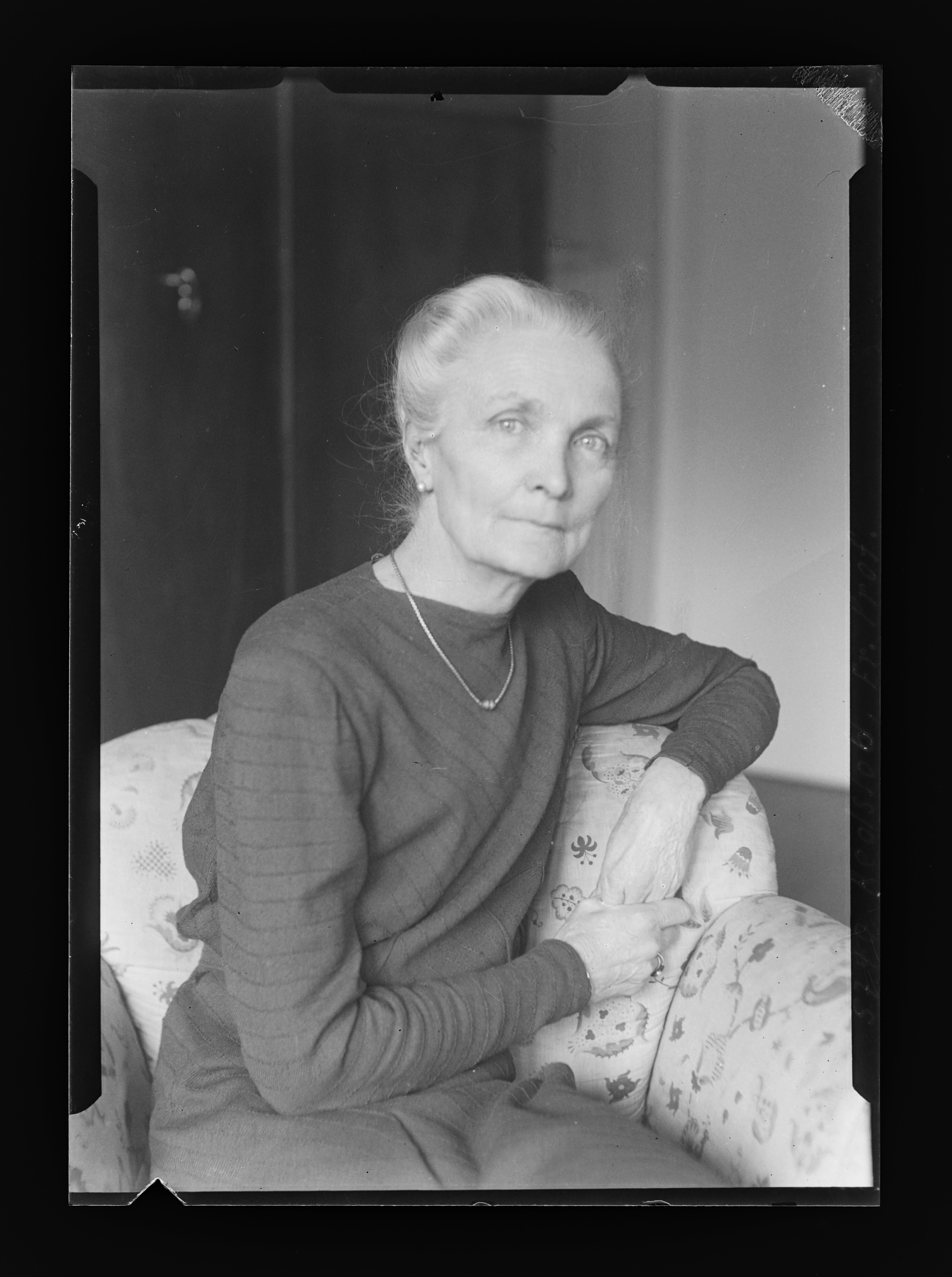 Porträtfotografie Frau Charlotte Redslob (1885-1986) (2) (Gerda Schimpf Fotoarchiv CC BY)