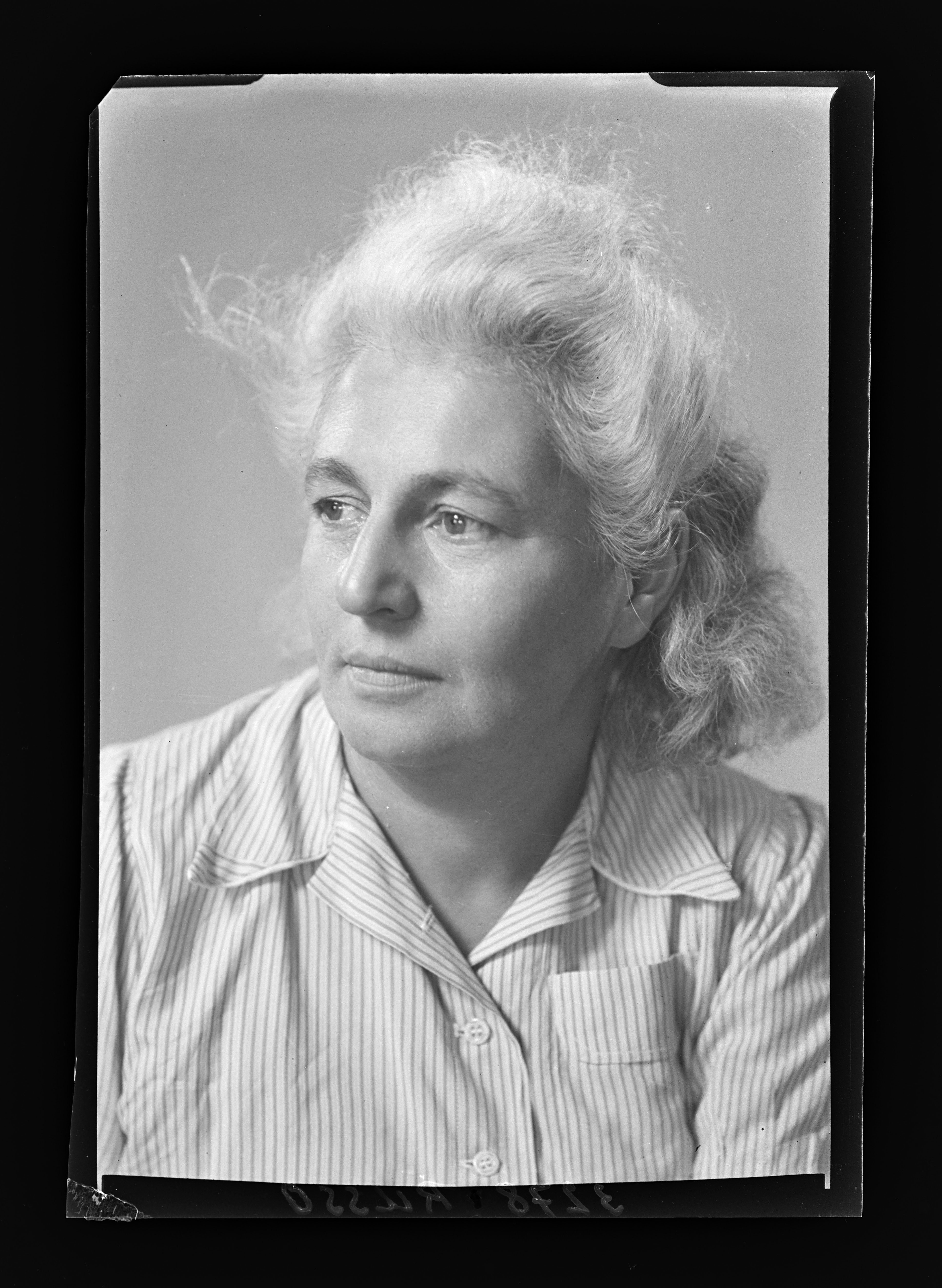 Porträtfotografie Frau Dr. Russo (1) (Gerda Schimpf Fotoarchiv CC BY)