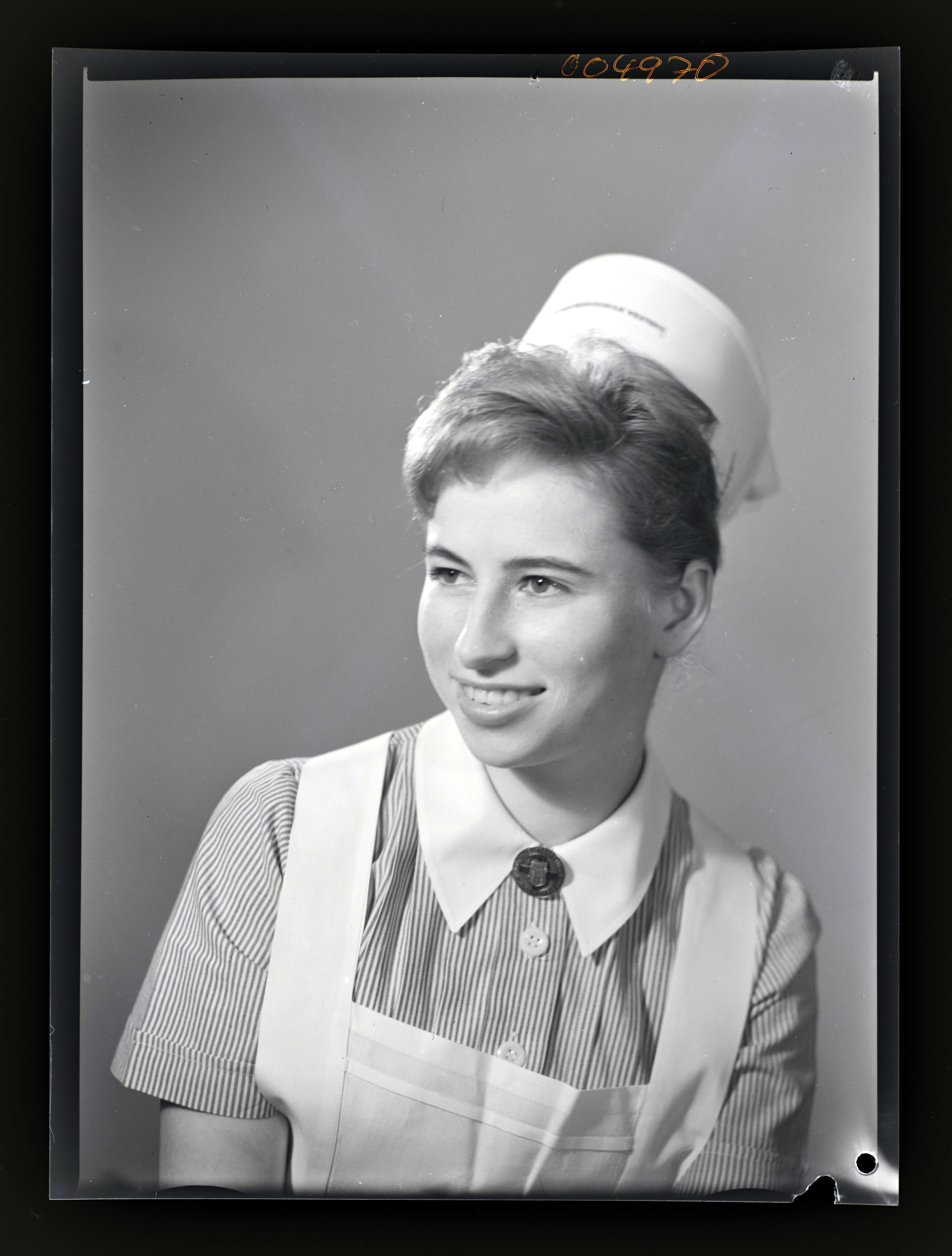 Krankenschwesternporträt Erika Adler (Gerda Schimpf Fotoarchiv CC BY)