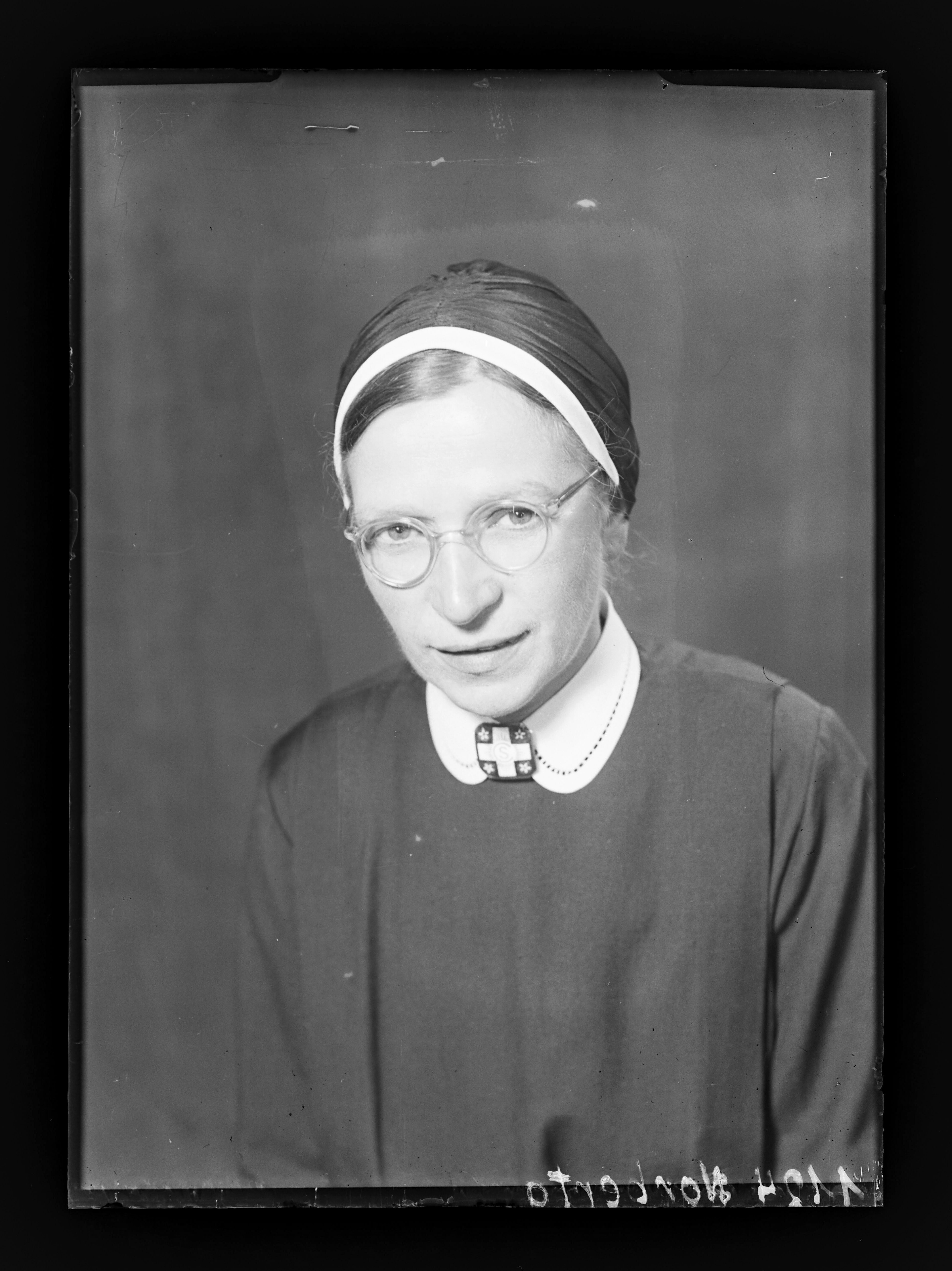 Krankenschwesternporträt Norberta (Gerda Schimpf Fotoarchiv CC BY)