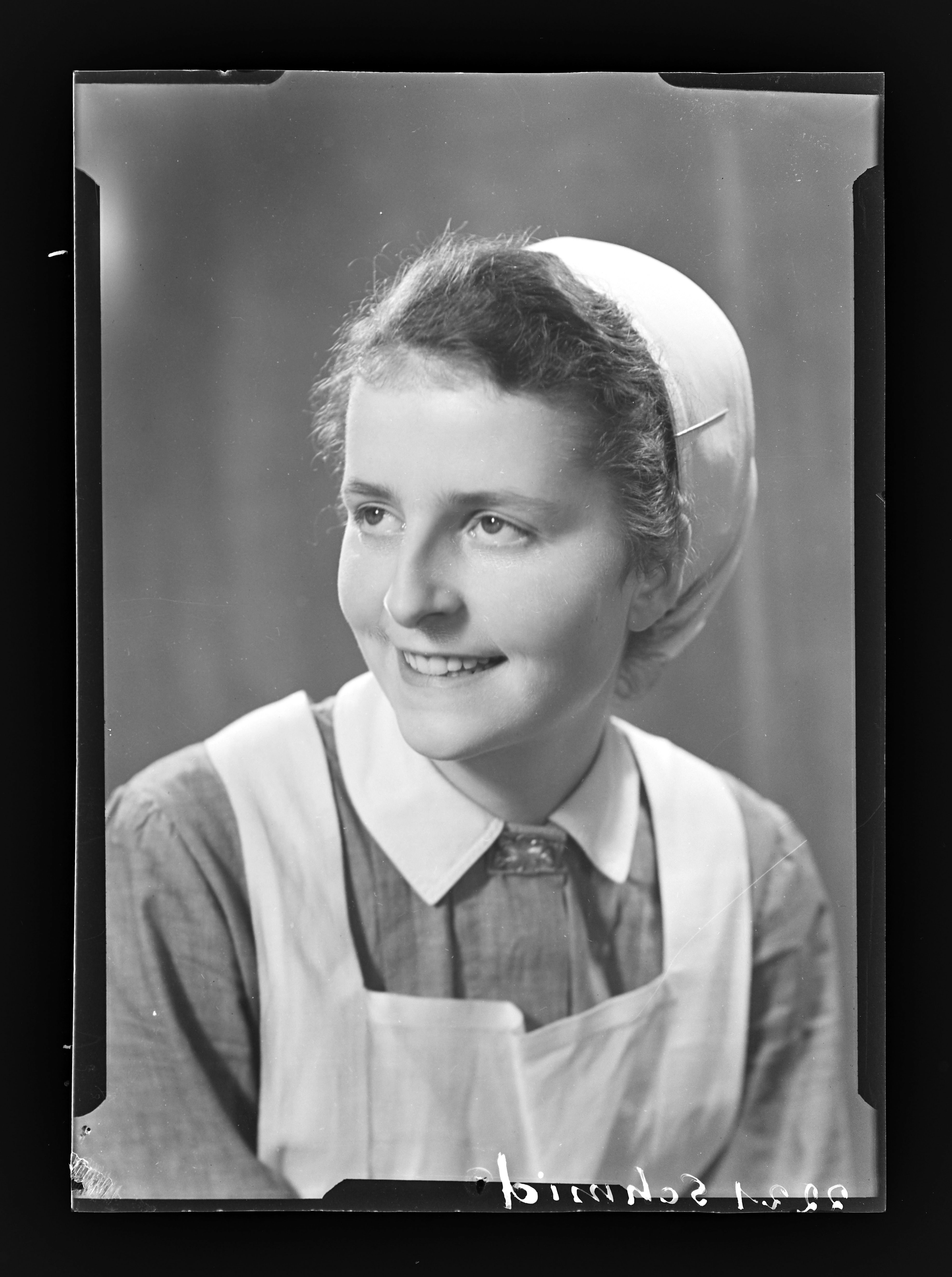 Krankenschwesternporträt Schmid (Gerda Schimpf Fotoarchiv CC BY)