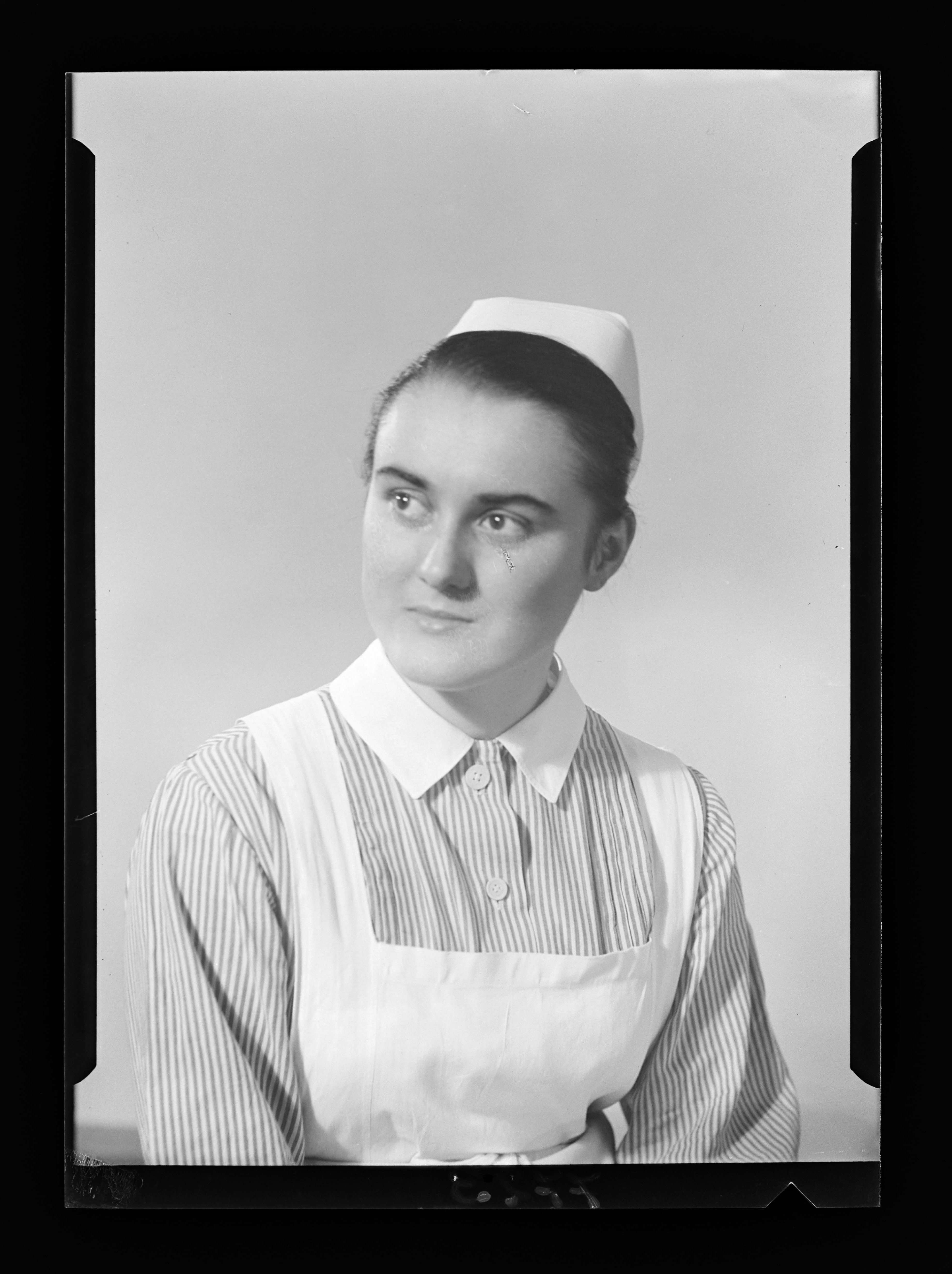 Krankenschwesternporträt Till (Gerda Schimpf Fotoarchiv CC BY)