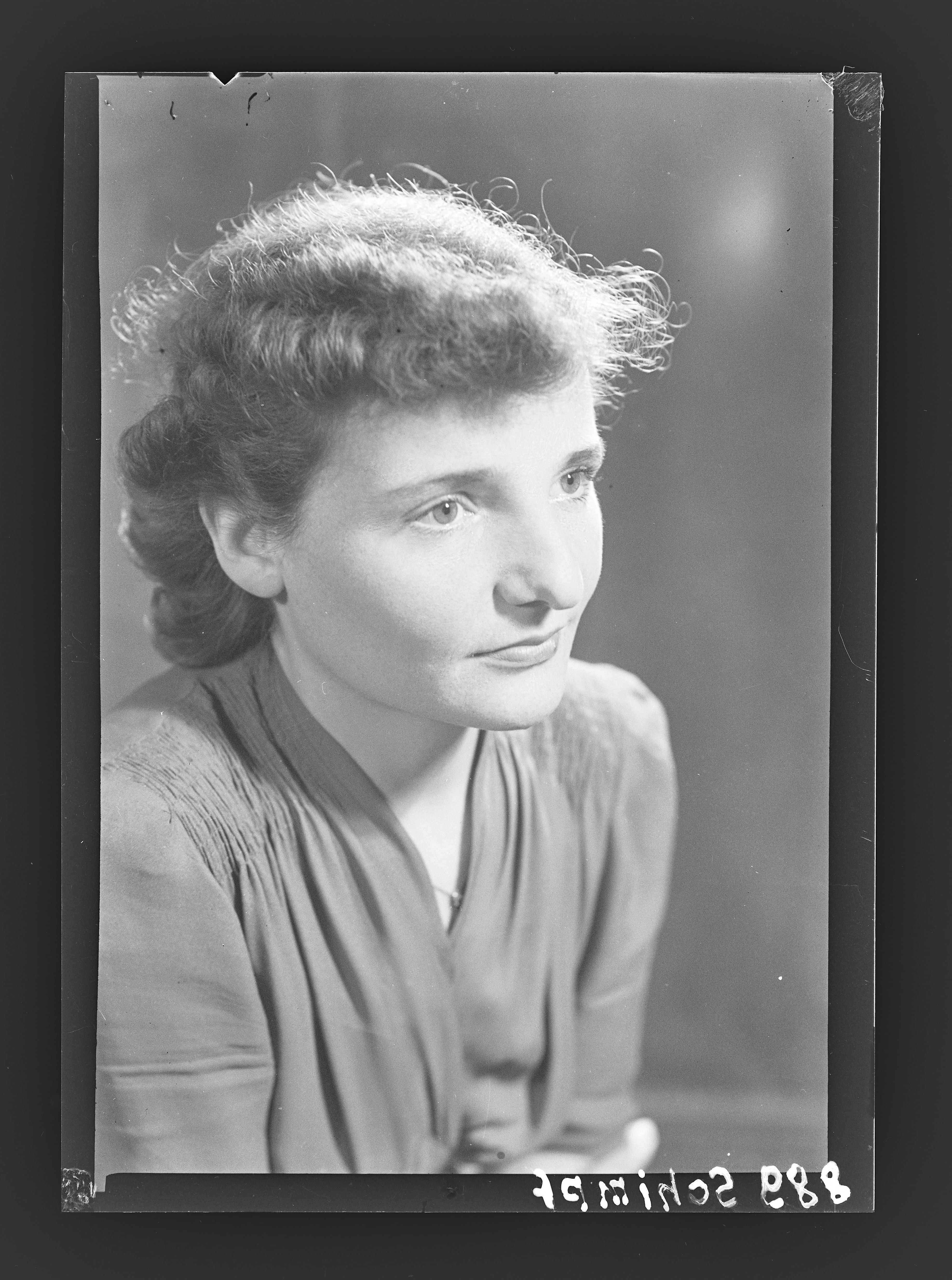 Portraitfotografie Gerda Schimpf (1913-2014) (3) (Gerda Schimpf Fotoarchiv CC BY)