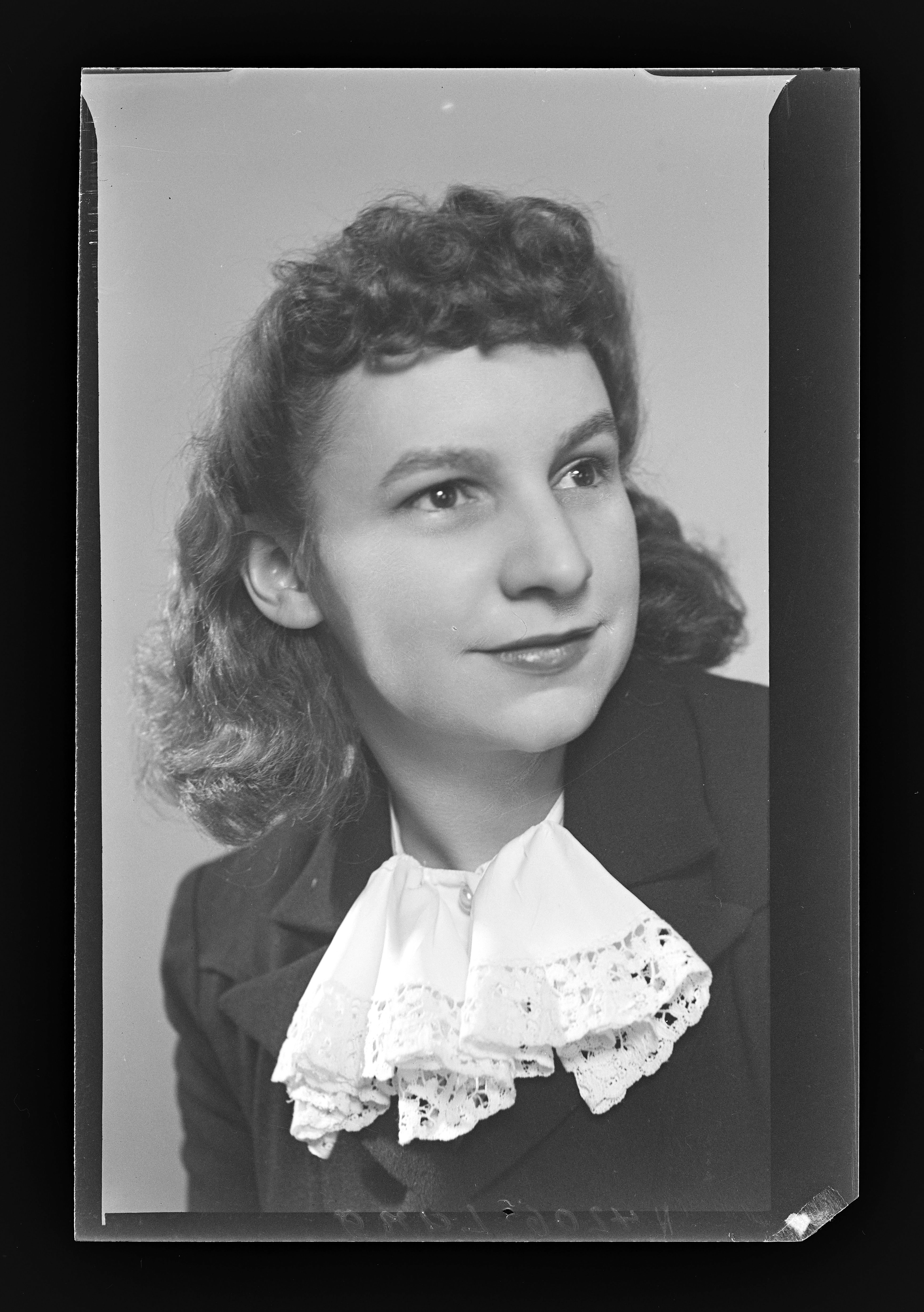 Alliiertenporträt Miss Lang (1) (Gerda Schimpf Fotoarchiv CC BY)