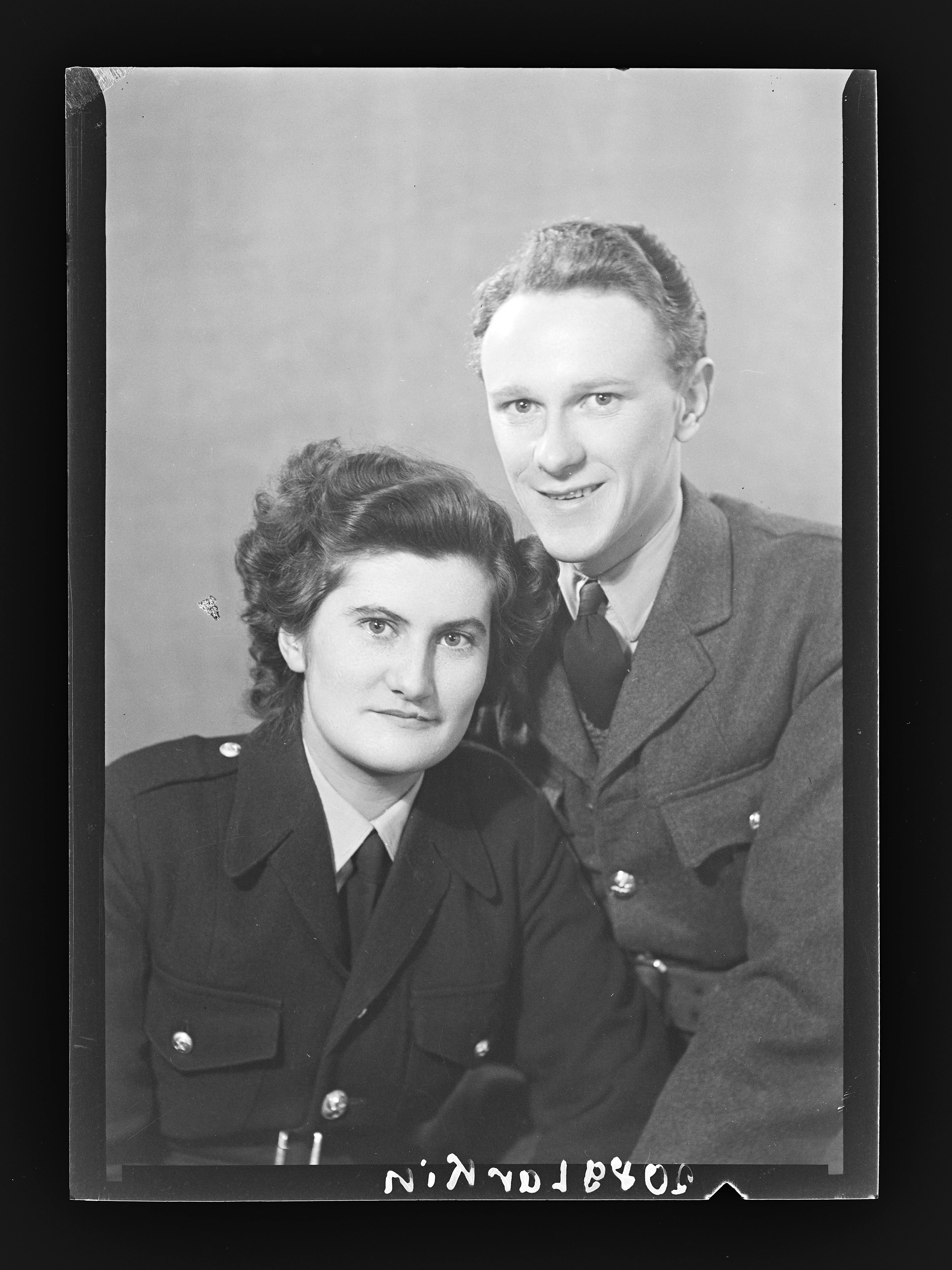 Alliiertenporträt Mr. und Mrs. Larkin (1) (Gerda Schimpf Fotoarchiv CC BY)