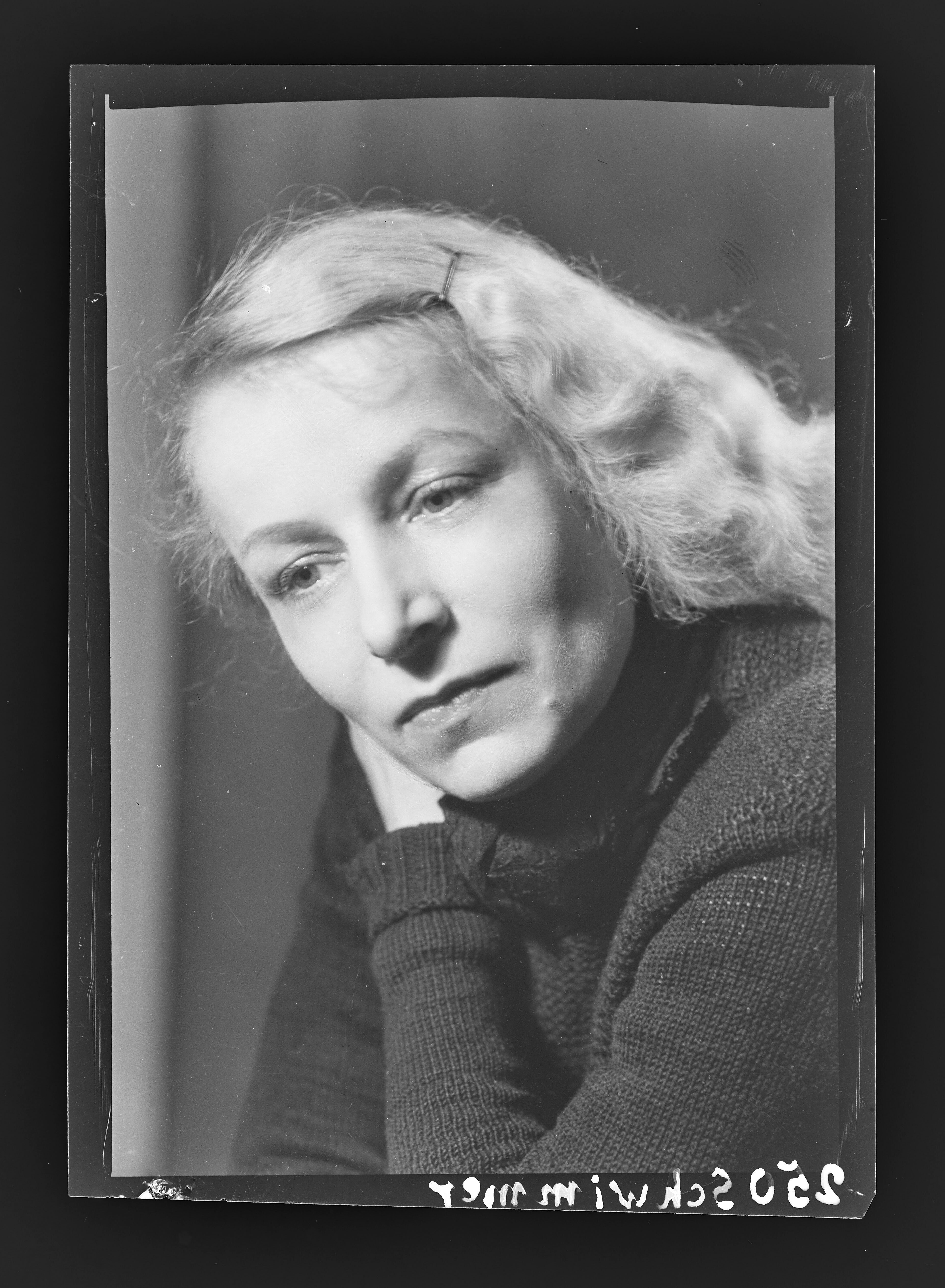 Künstlerinnenporträt Eva Schwimmer (1901-1986) (3) (Gerda Schimpf Fotoarchiv CC BY)