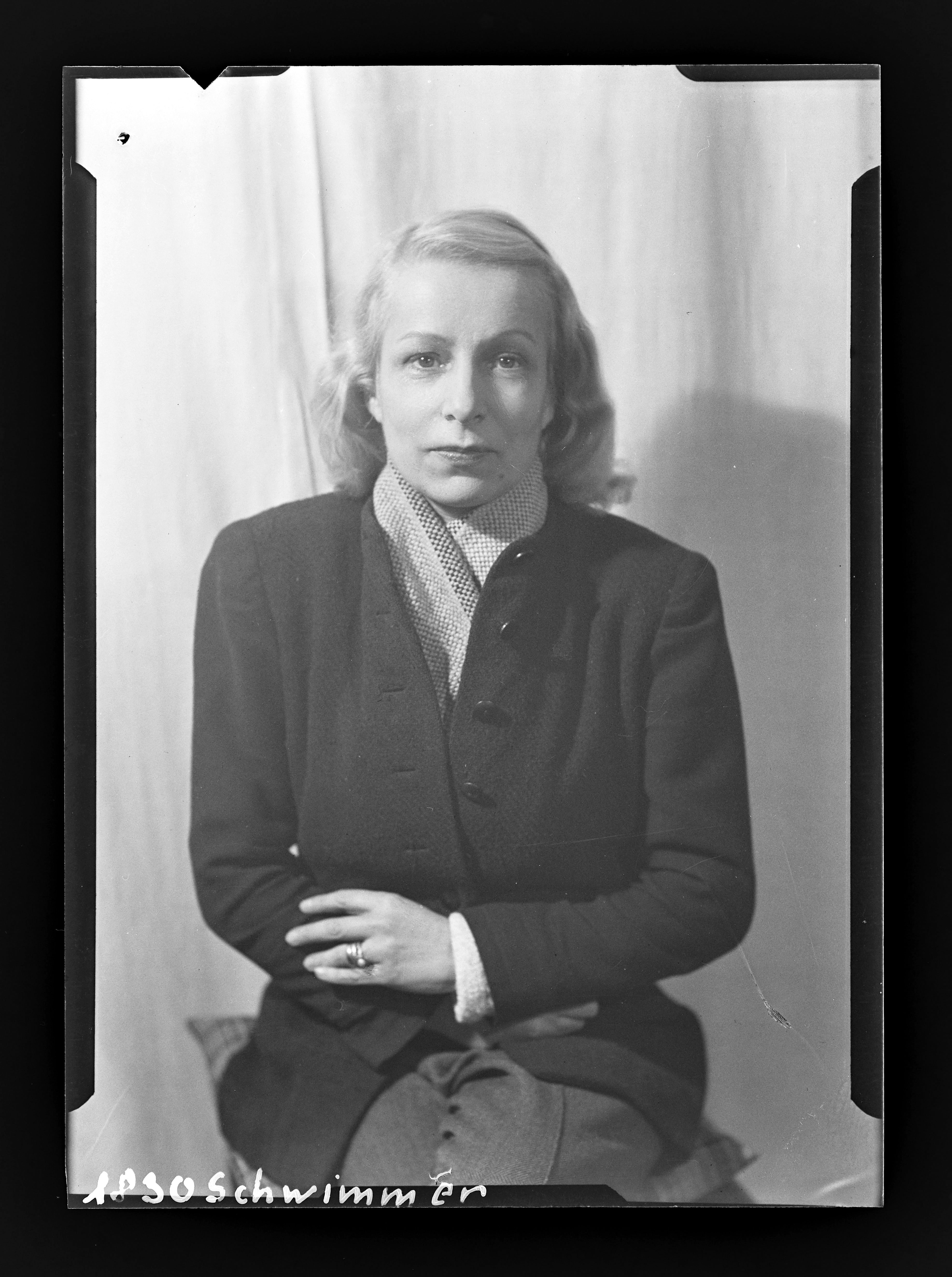 Künstlerinnenporträt Eva Schwimmer (1901-1986) (4) (Gerda Schimpf Fotoarchiv CC BY)