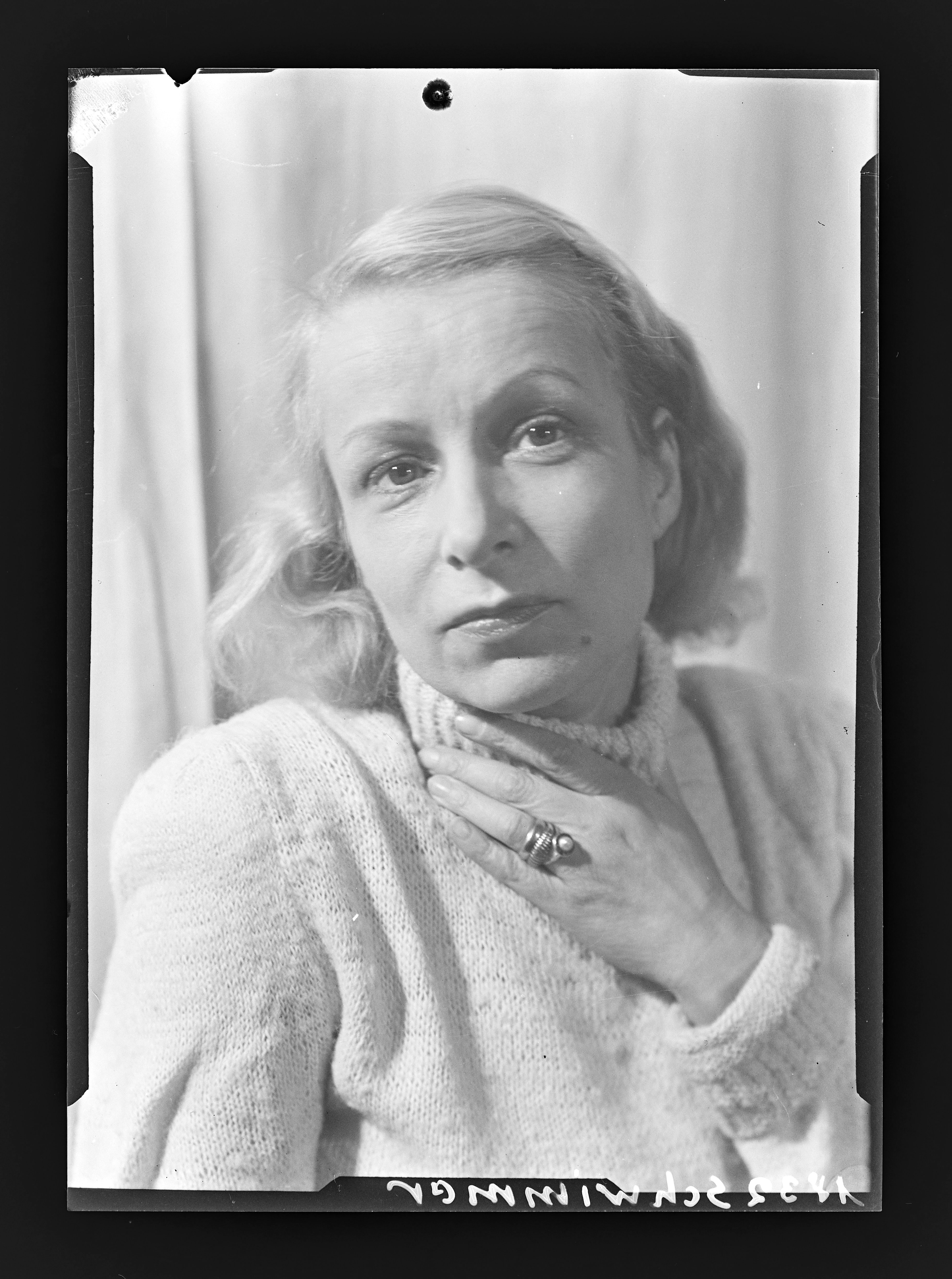 Künstlerinnenporträt Eva Schwimmer (1901-1986) (6) (Gerda Schimpf Fotoarchiv CC BY)