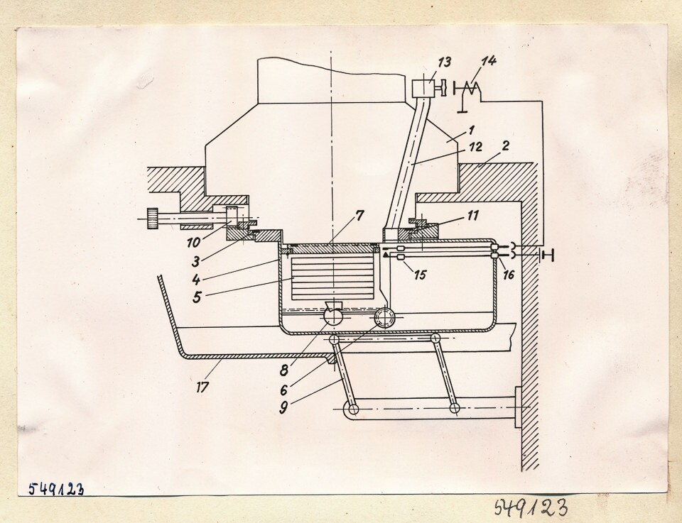 Elektronenmikroskop Zusammenbau, Bild 31; Foto 1954 (www.industriesalon.de CC BY-SA)