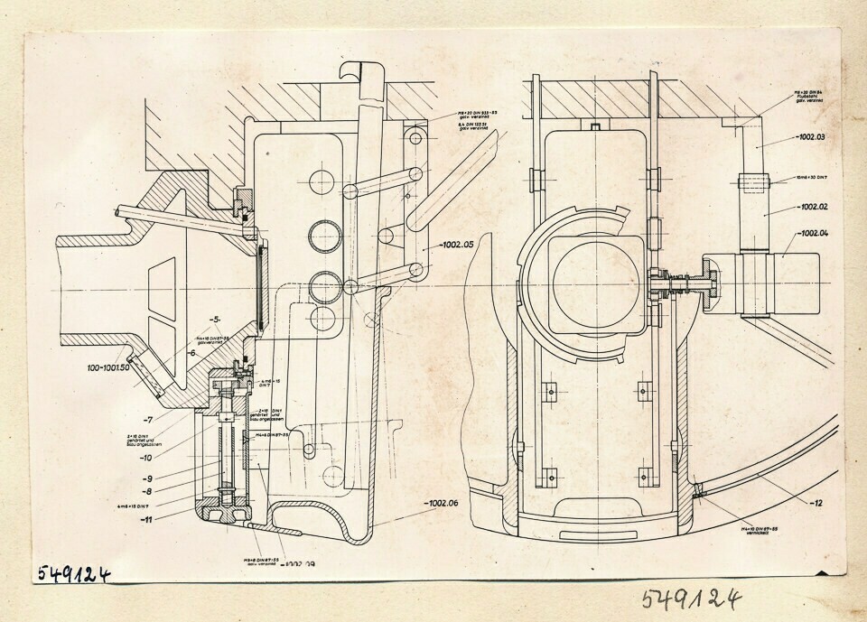 Elektronenmikroskop Zusammenbau, Bild 32; Foto 1954 (www.industriesalon.de CC BY-SA)