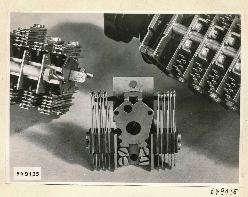 Bauelemente, Bild 3; Foto 1954 (www.industriesalon.de CC BY-SA)