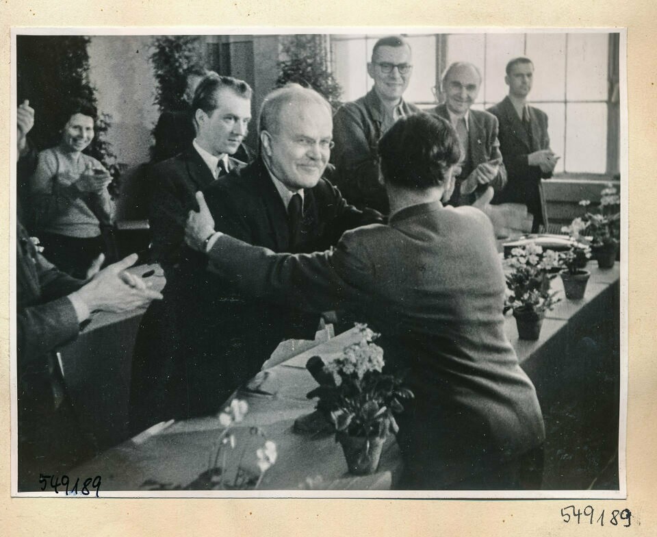 Besuch Molotows, Bild 9; Foto 1954 (www.industriesalon.de CC BY-SA)