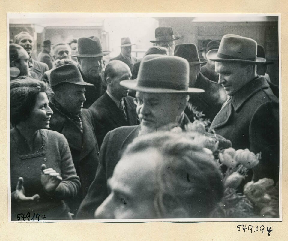 Besuch Molotows, Bild 16; Foto 1954 (www.industriesalon.de CC BY-SA)