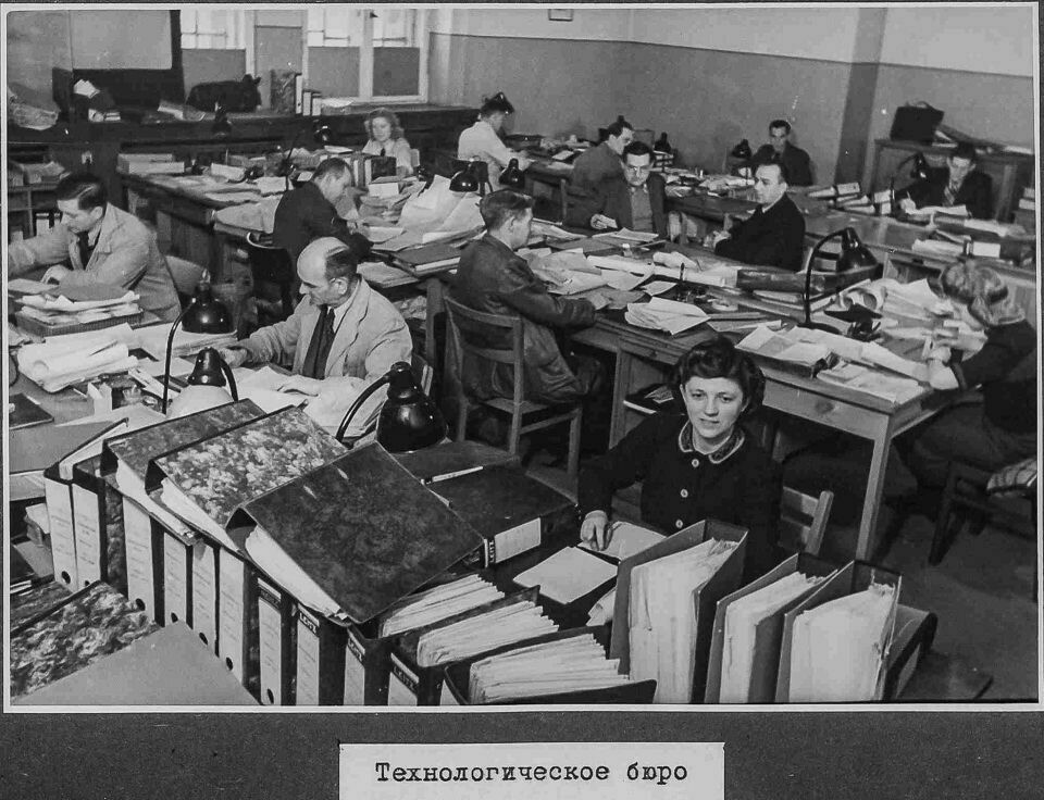 Technologisches Büro, NEF-Album, S. 29; Foto 1946 (www.industriesalon.de CC BY-SA)