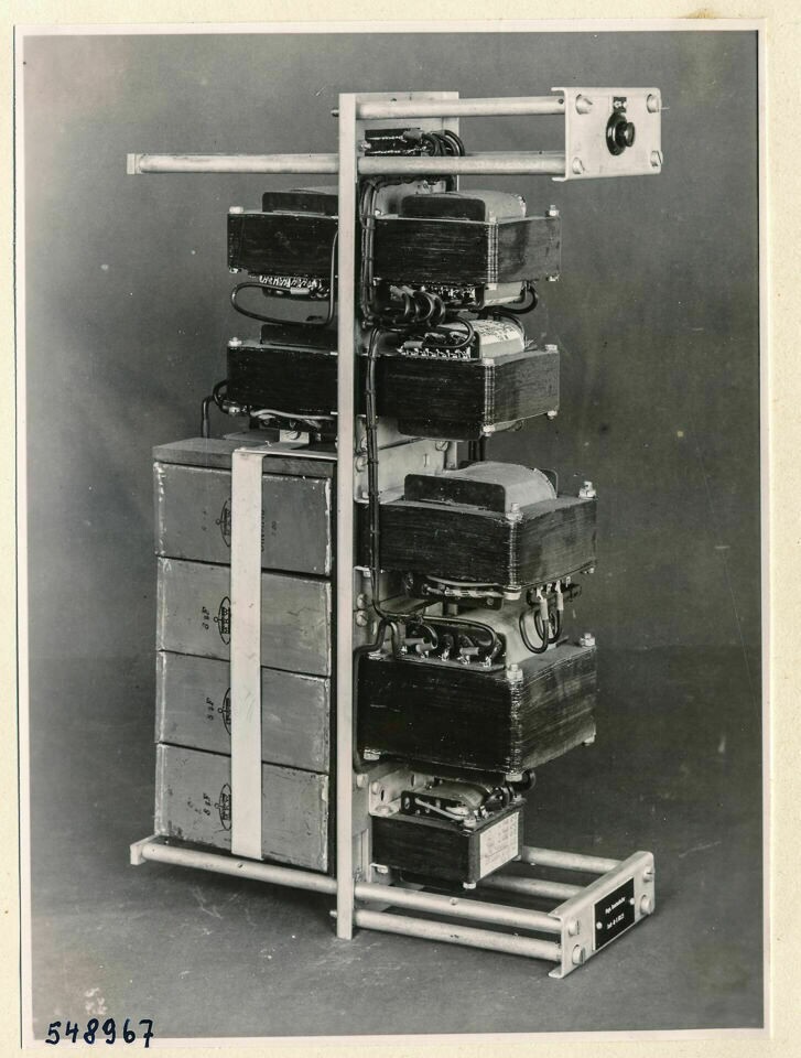 Einschub des Nachleuchtmessgeräts, Bild 7; Foto 1954 (www.industriesalon.de CC BY-SA)