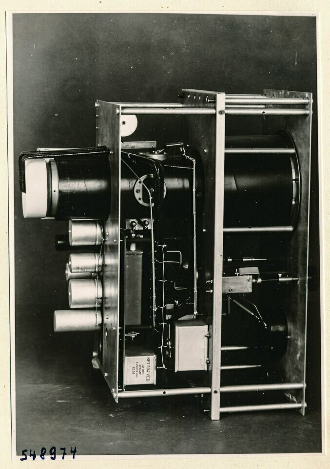 Einschub des Nachleuchtmessgeräts, Bild 14; Foto 1954 (www.industriesalon.de CC BY-SA)