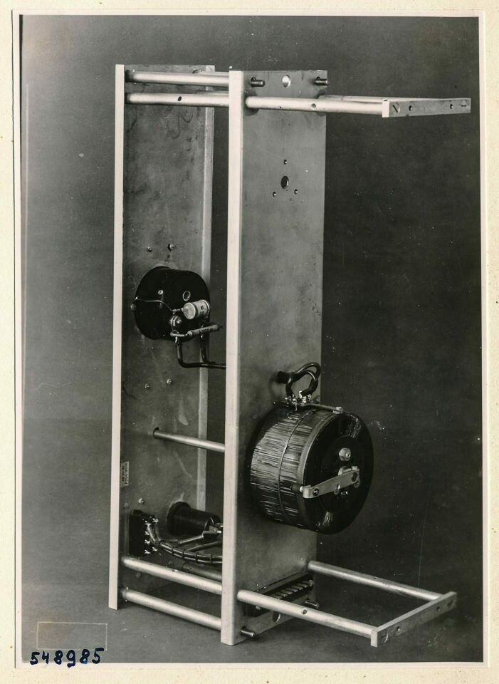 Einschub des Nachleuchtmessgeräts, Bild 25; Foto 1954 (www.industriesalon.de CC BY-SA)