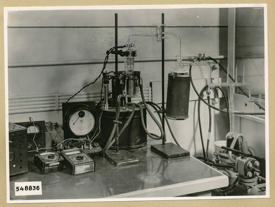 Wärmeabstrahlungsmessgerät, Gesamtansicht; Foto 1954 (www.industriesalon.de CC BY-SA)