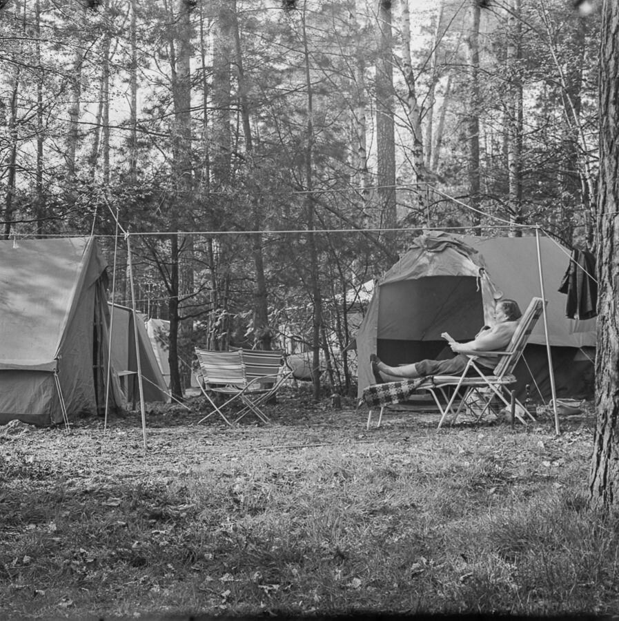 Camping am Krossinsee, 1967. SW-Foto © Kurt Schwarz. (Kurt Schwarz CC BY-NC-SA)