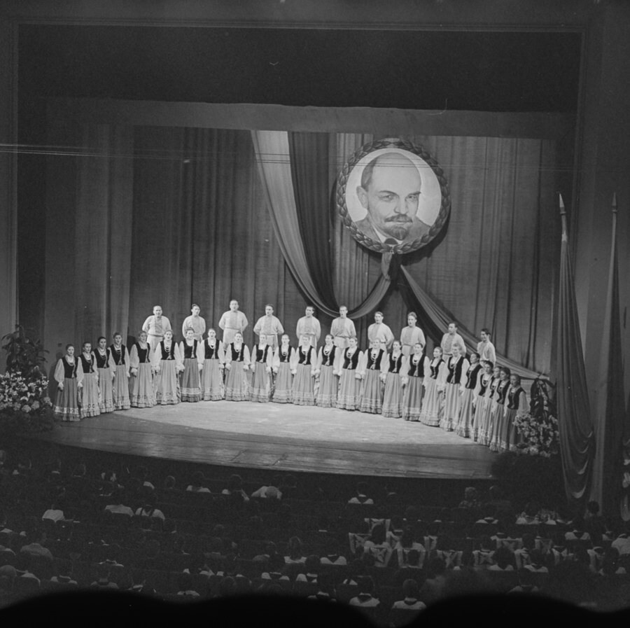 Novosibirska Chor, 1962. SW-Foto © Kurt Schwarz. (Kurt Schwarz CC BY-NC-SA)