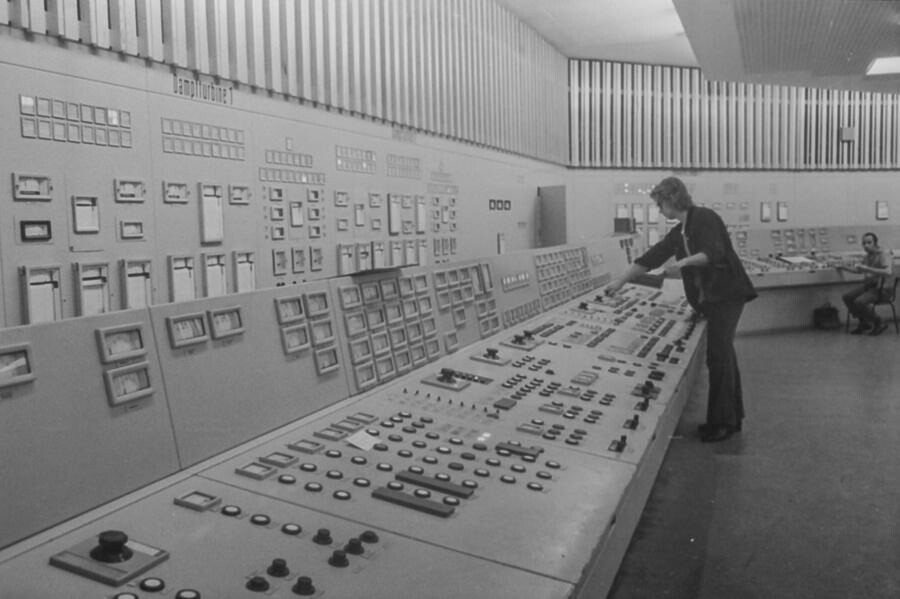 Schaltzentrale, Wasserkraftwerk, 1975. SW-Foto © Kurt Schwarz. (Kurt Schwarz CC BY-NC-SA)