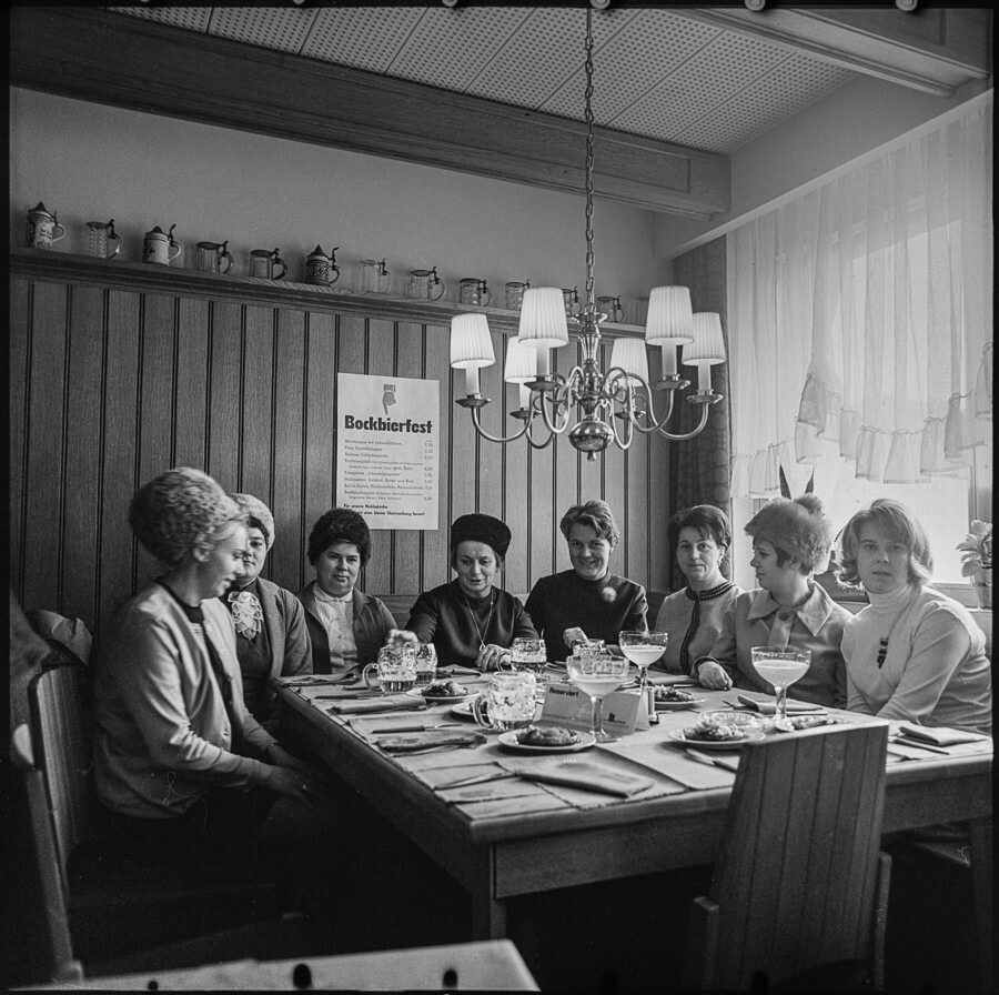 Damenrunde in der 'Zille-Stube', 1970er Jahre. SW-Foto © Kurt Schwarz. (Kurt Schwarz CC BY-NC-SA)