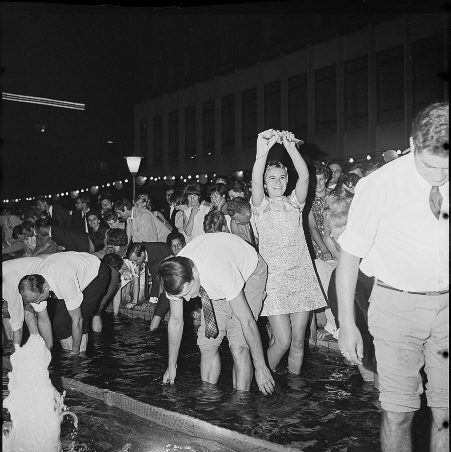 Sommernachtsball im 'Lindencorso', Bild 4, Juli 1969. SW-Foto © Kurt Schwarz. (Kurt Schwarz CC BY-NC-SA)