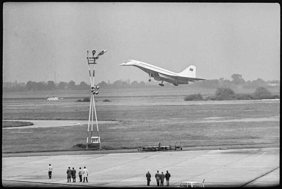 TU 144 auf Flughafen Schönefeld, Bild 2, Juni 1971. SW-Foto © Kurt Schwarz. (Kurt Schwarz CC BY-NC-SA)