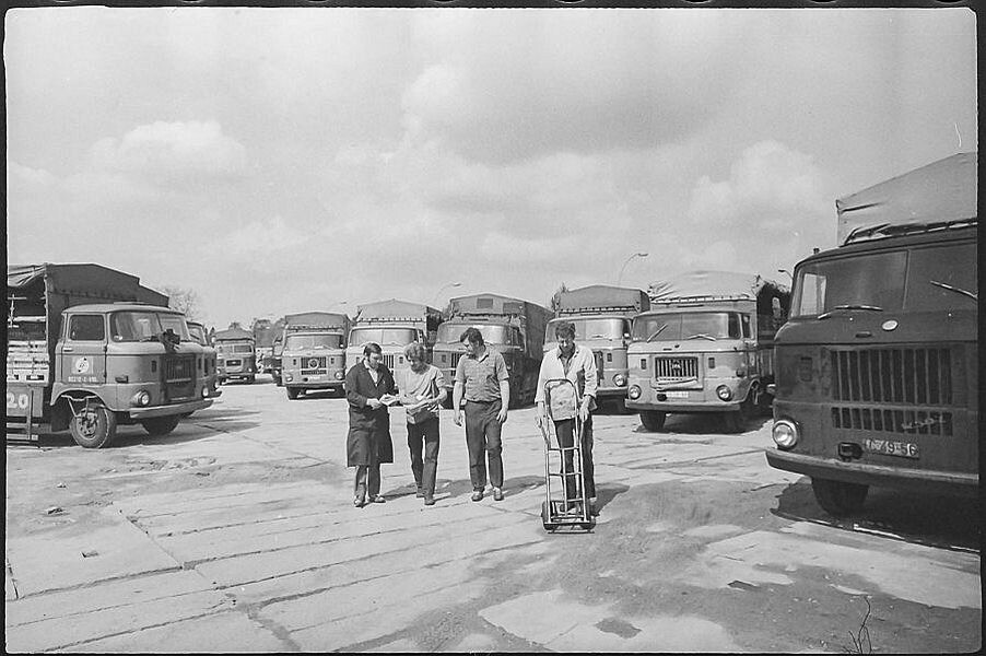 VEB Autotrans, Bild 1, Mai 1972. SW-Foto © Kurt Schwarz. (Kurt Schwarz CC BY-NC-SA)