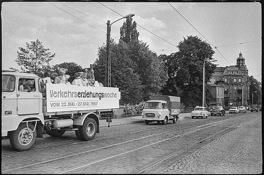 Verkehrserziehungswoche in Köpenick, Bild 2, Mai 1967. SW-Foto © Kurt Schwarz. (Kurt Schwarz CC BY-NC-SA)