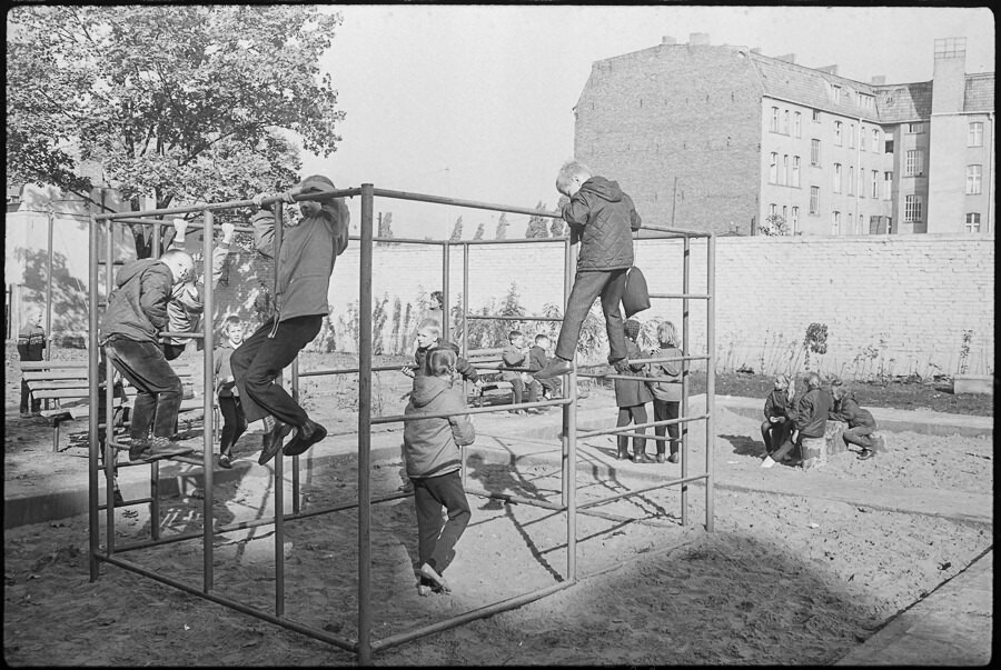 Sozialistische Hausgemeinschaft, Bild 10, 1968. SW-Foto © Kurt Schwarz. (Kurt Schwarz CC BY-NC-SA)