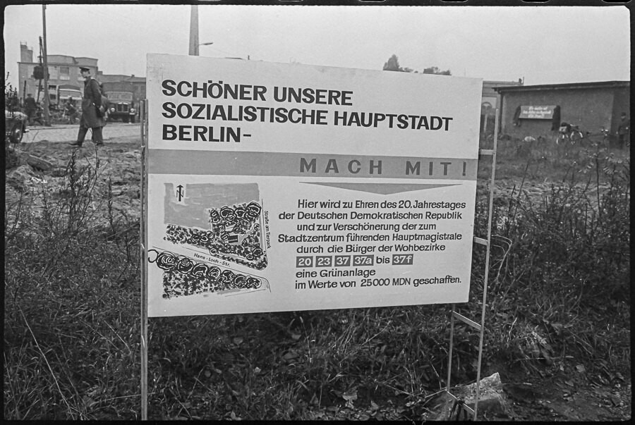 Aktion "Schöner unsere Hauptstadt - Mach mit", Bild 2, 1968. SW-Foto © Kurt Schwarz. (Kurt Schwarz CC BY-NC-SA)
