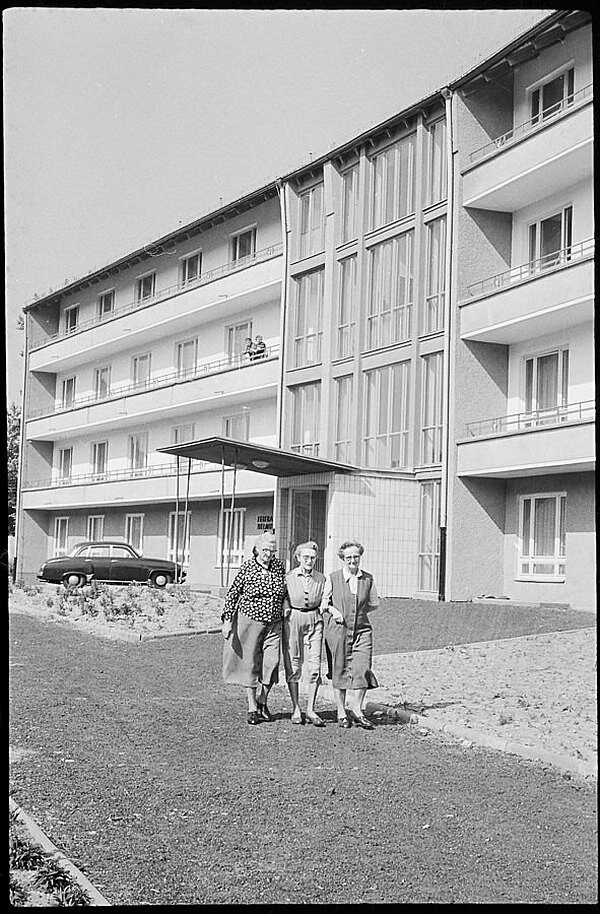 Altersheim Andreasstr., Außenansicht, 1960. SW-Foto © Kurt Schwarz. (Kurt Schwarz CC BY-NC-SA)