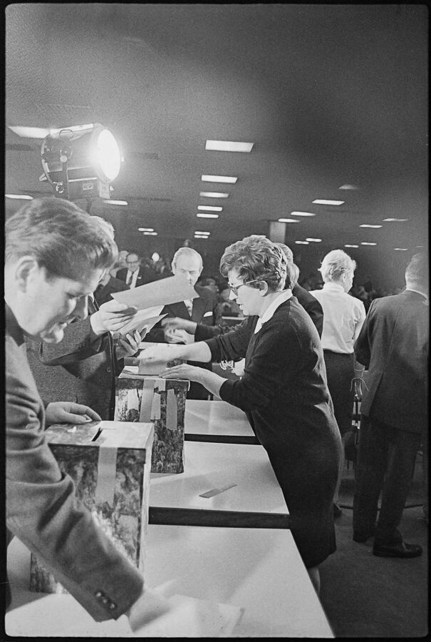Wahl zur Nationalen Front, 1968. SW-Foto © Kurt Schwarz. (Kurt Schwarz CC BY-NC-SA)