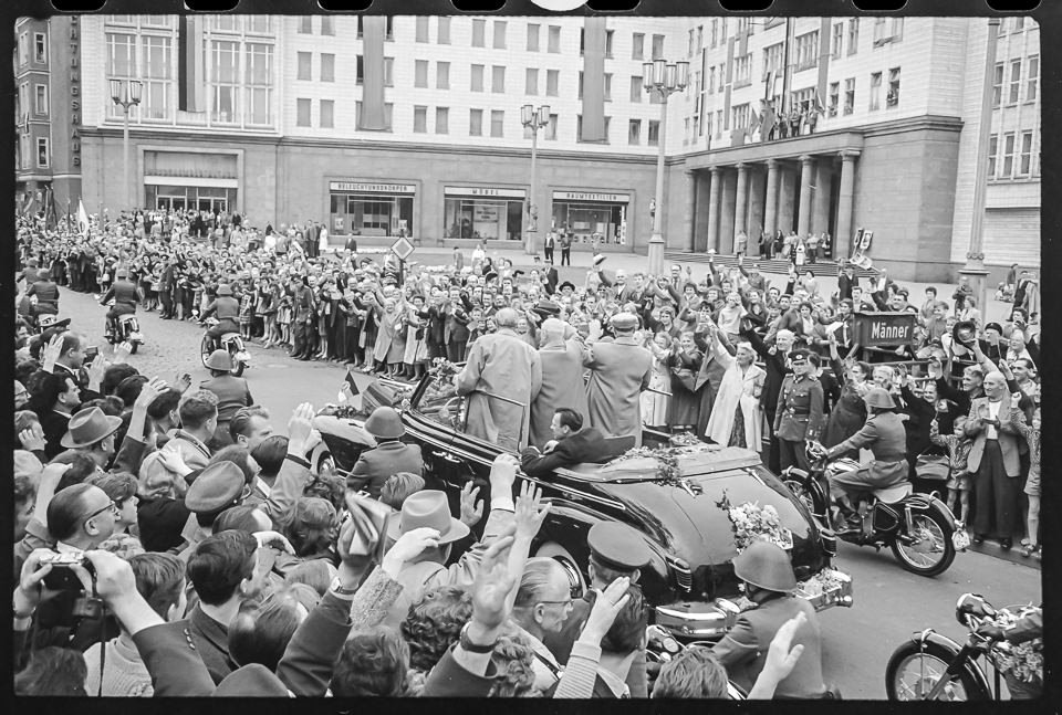 Staatsbesuch von Nikita Chruschtschow, Autokonvoi, Bild 2, 28.06.1963. SW-Foto © Kurt Schwarz. (Kurt Schwarz CC BY-NC-SA)