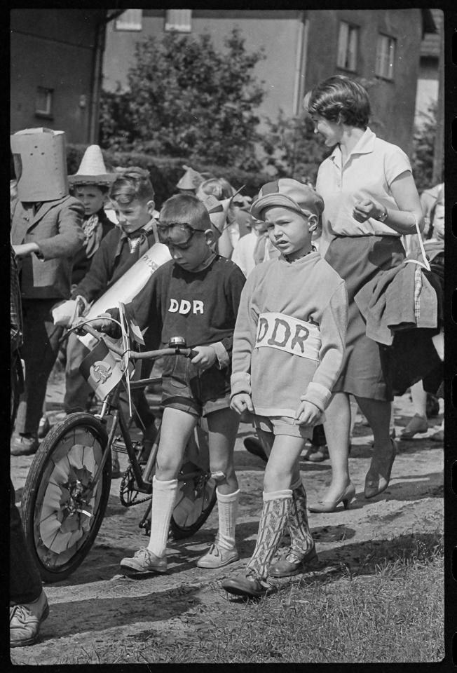 Feier des Kindertags am 1.6.1961, Foto 1, 01.06.1961. SW-Foto © Kurt Schwarz. (Kurt Schwarz CC BY-NC-SA)