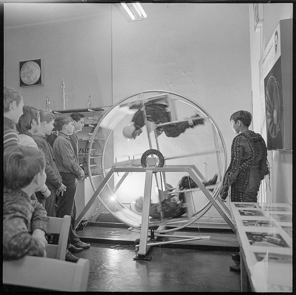 Jungen im Club der Kosmonauten im Pionierhaus "German Titow", 1968. SW-Foto © Kurt Schwarz. (Kurt Schwarz CC BY-NC-SA)