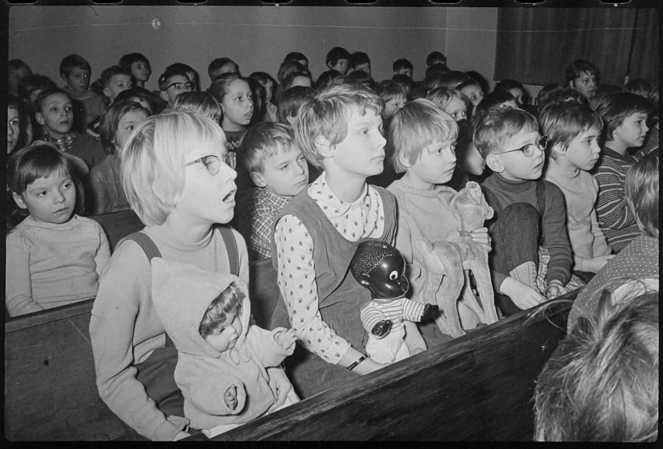 Puppentheater-Vorführung im Pionierhaus "German Titow", Bild 1, Februar 1968. SW-Foto © Kurt Schwarz. (Kurt Schwarz CC BY-NC-SA)