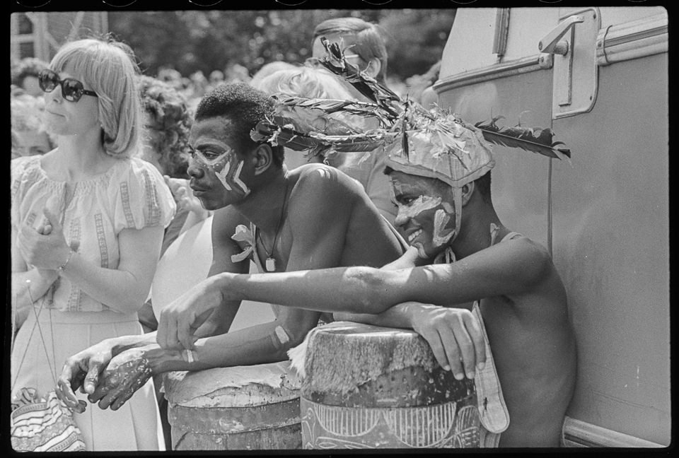 X. Weltfestspiele der Jugend und Studenten in Ostberlin 1973, Bild 34-A: Afrikanische Musiker. SW-Foto, Anfang August 1973 © Kurt Schwarz. (Kurt Schwarz CC BY-NC-SA)