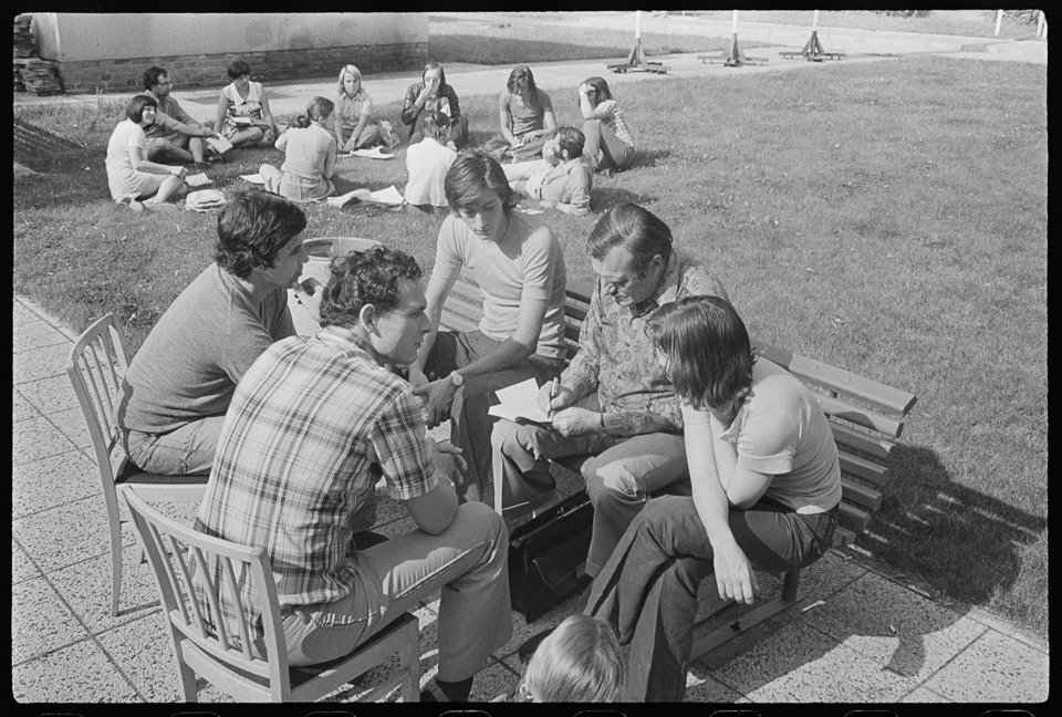 X. Weltfestspiele der Jugend und Studenten in Ostberlin 1973, Bild 46: Die französische Delegation. SW-Foto, 31.07.1973 © Kurt Schwarz. (Kurt Schwarz CC BY-NC-SA)