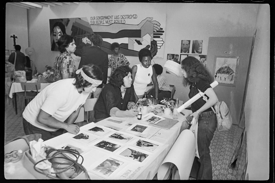 X. Weltfestspiele der Jugend und Studenten in Ostberlin 1973, Bild 52: Klubraum der USA Delegation. SW-Foto, Anfang August 1973 © Kurt Schwarz. (Kurt Schwarz CC BY-NC-SA)
