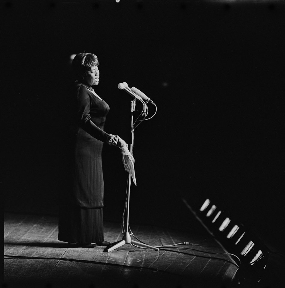 "Ella Fitzgerald, die große Stimme des Jazz, 1967 im Ostberliner Friedrichstadtpalst" (Originaltitel des Fotografen), Bild 1. SW-Foto, 25.01.1967 © Kurt Sc (Kurt Schwarz CC BY-NC-SA)