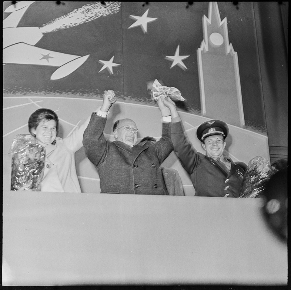 Ulbricht mit Gargarin und Tereschkowa bei der Ankunft der beiden Kosmonauten in Ostberlin, Oktober 1963. SW-Foto © Kurt Schwarz. (Kurt Schwarz CC BY-NC-SA)