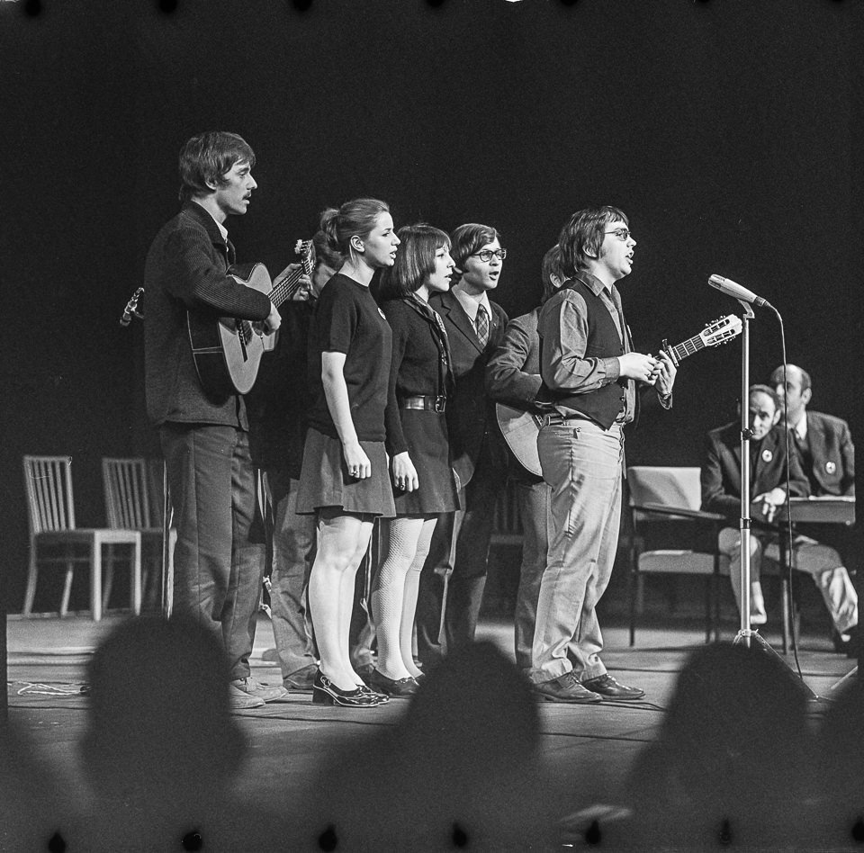 Mitglieder des 'Oktoberklubs' bei einem Auftritt, April 1971. SW-Foto © Kurt Schwarz. (Kurt Schwarz CC BY-NC-SA)