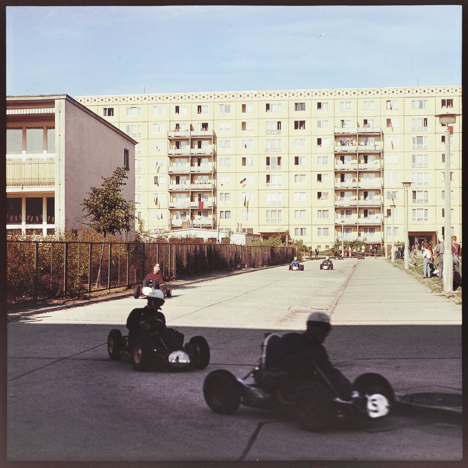 Neubaugebiet Hans-Loch-Viertel, Bild 2. Farbfoto, 1970er Jahre © Kurt Schwarz. (Kurt Schwarz CC BY-NC-SA)