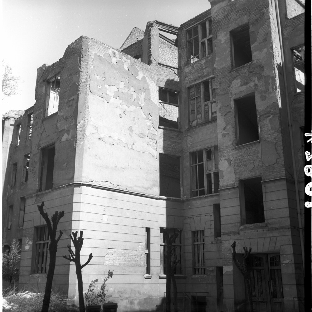 Negativ: Ruine, Rubensstraße 82, 1953 (Museen Tempelhof-Schöneberg/Herwarth Staudt CC BY-NC-SA)