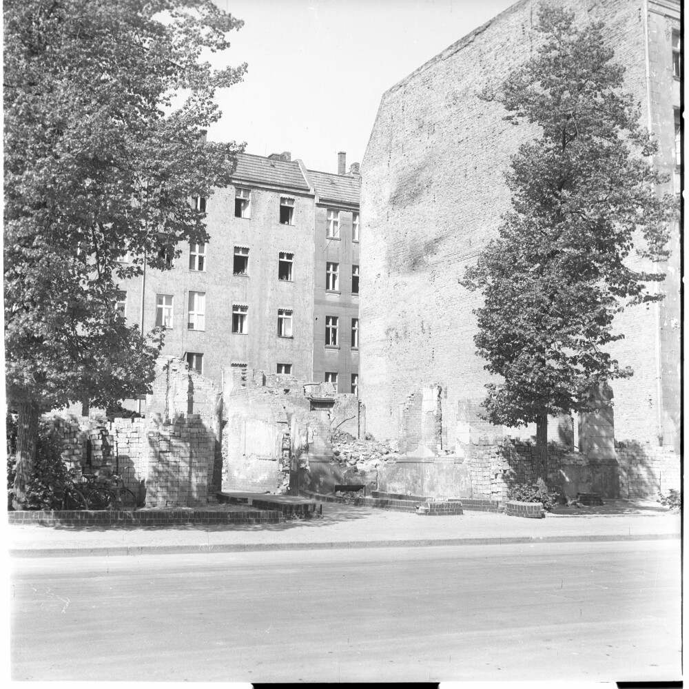 Negativ: Trümmer, Landshuter Straße 6, 1953 (Museen Tempelhof-Schöneberg/Herwarth Staudt CC BY-NC-SA)