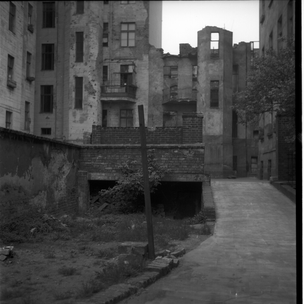 Negativ: Ruine, Dennewitzstraße 32, 1953 (Museen Tempelhof-Schöneberg/Herwarth Staudt CC BY-NC-SA)