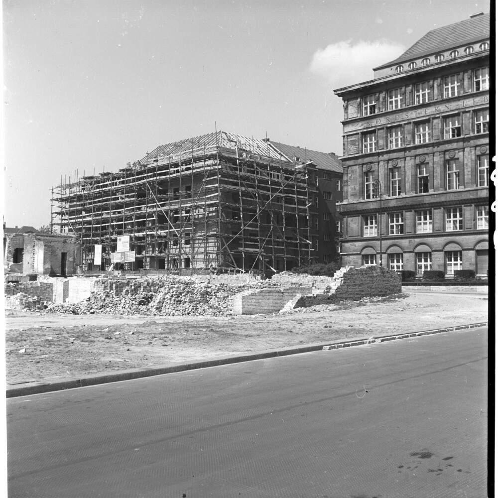 Negativ: Grundmauern, Am Rathaus 2, 1953 (Museen Tempelhof-Schöneberg/Herwarth Staudt CC BY-NC-SA)